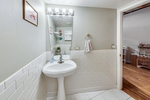 Tiny photo for 612 N Oakley Boulevard #108, Chicago, IL 60612 (MLS # 12500046)