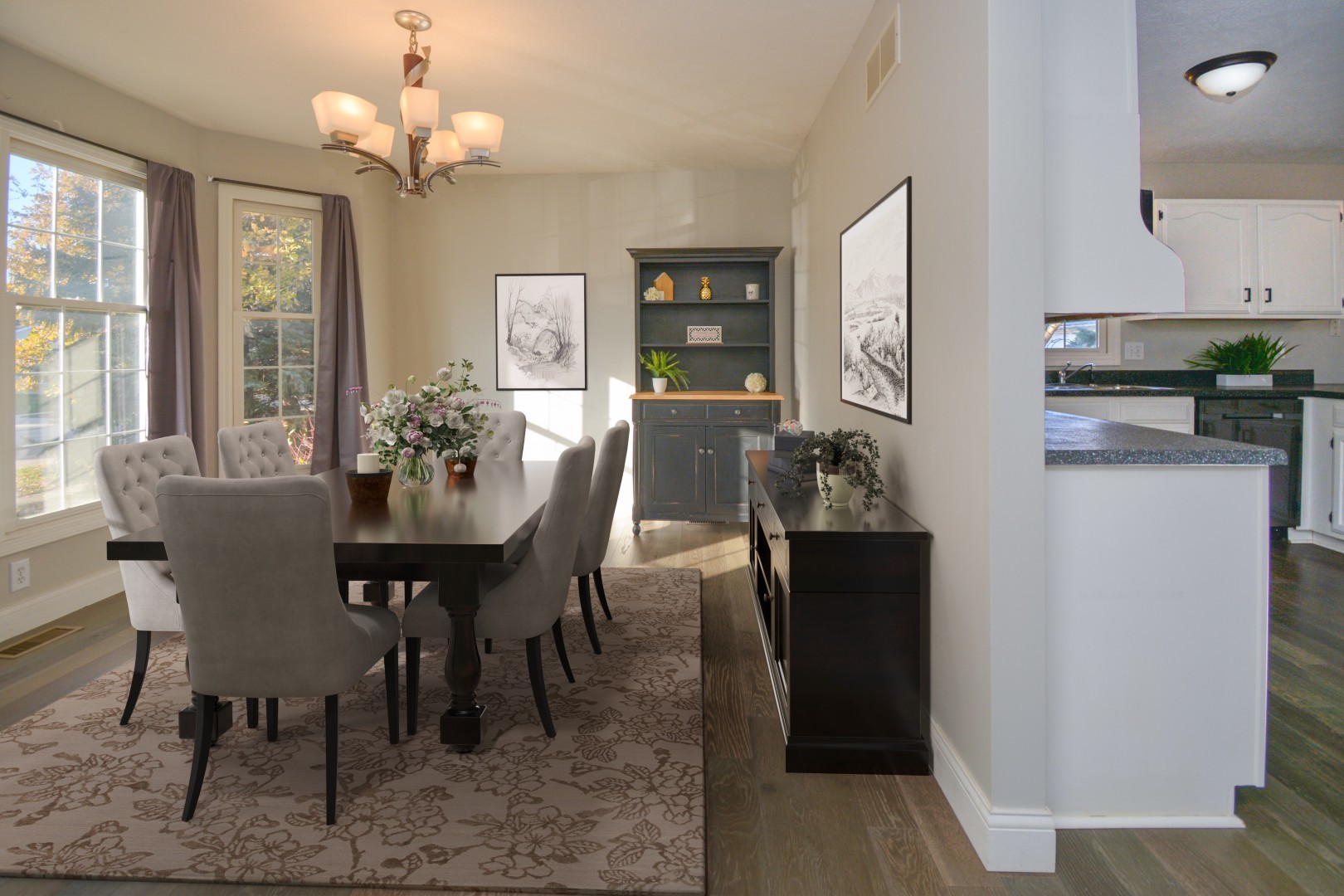 Bloomington, Illinois 61704, United States, 3 Bedrooms Bedrooms, ,3 BathroomsBathrooms,Residential,Contingent,242438