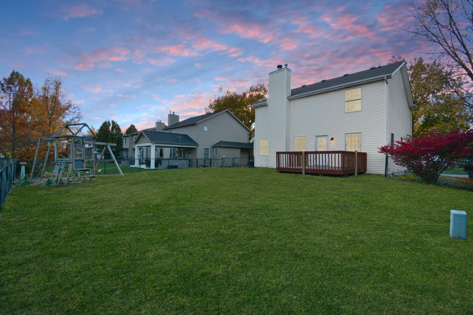 Bloomington, Illinois 61704, United States, 3 Bedrooms Bedrooms, ,3 BathroomsBathrooms,Residential,Contingent,242438