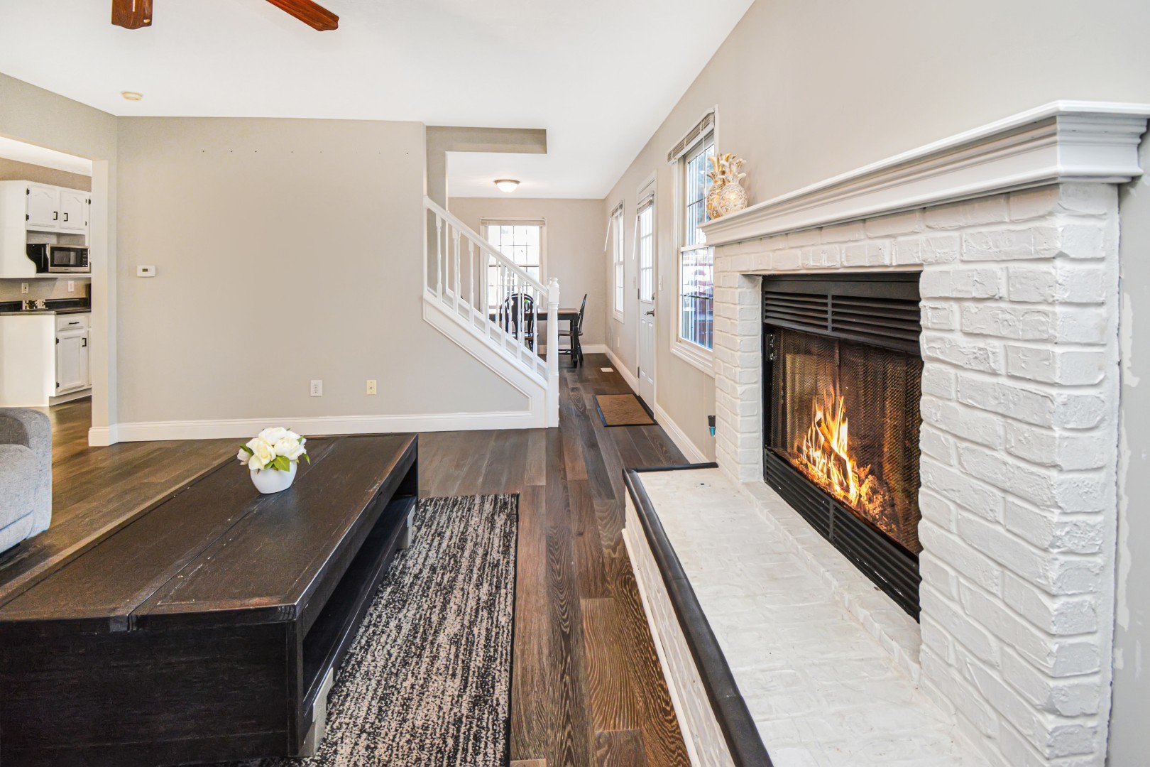 Bloomington, Illinois 61704, United States, 3 Bedrooms Bedrooms, ,3 BathroomsBathrooms,Residential,Contingent,242438