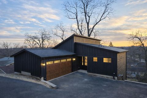 4 beds bed, 2.5 baths bath property at 298 apache trail, lake in the hills, IL 60156