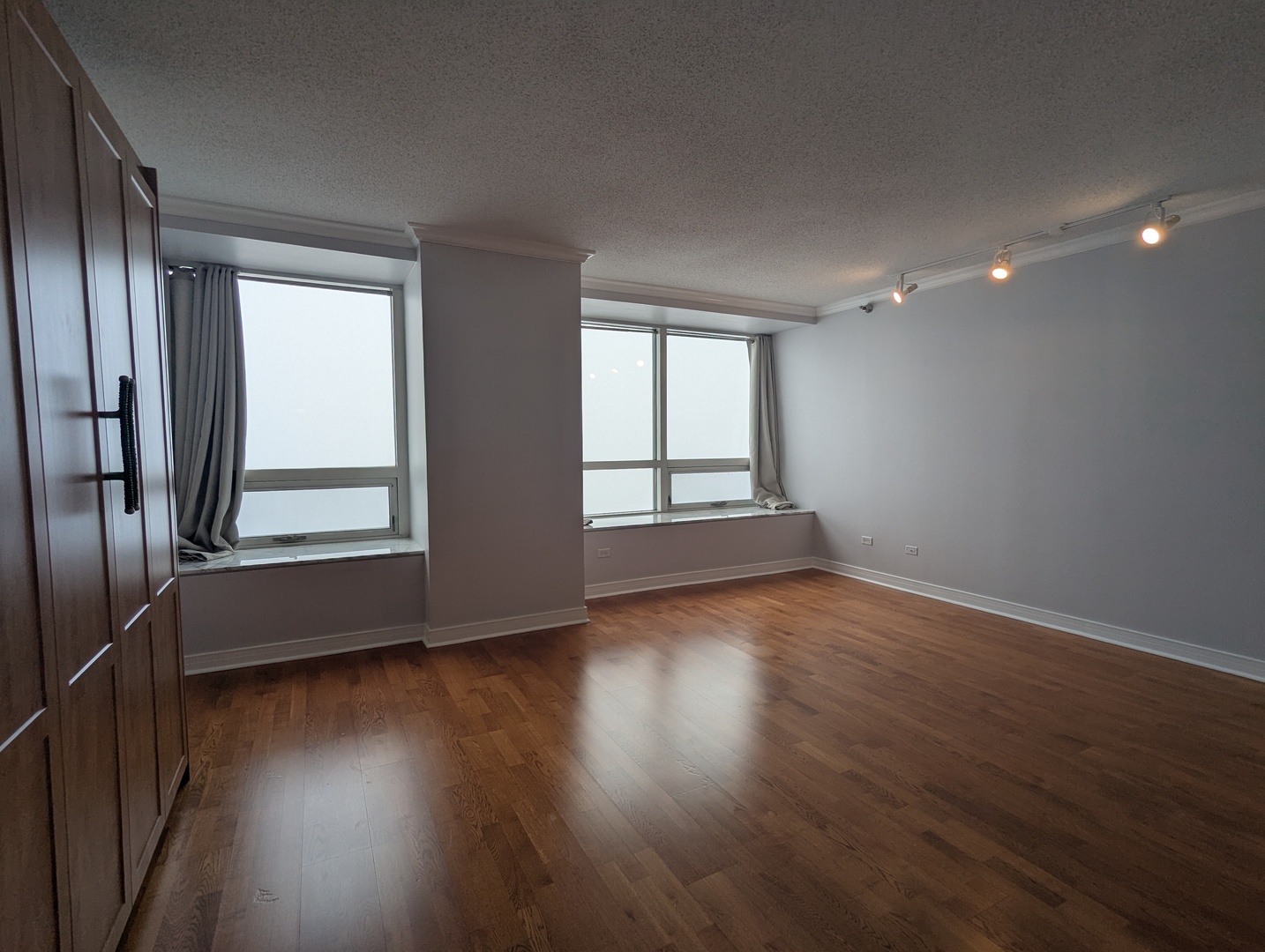 512 N Mcclurg Court 5502