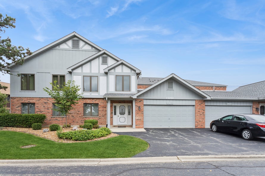 Edit Distance Similarity 13050 Terrace Dr # 2, Palos Park, IL 60464 for sale - Stessa