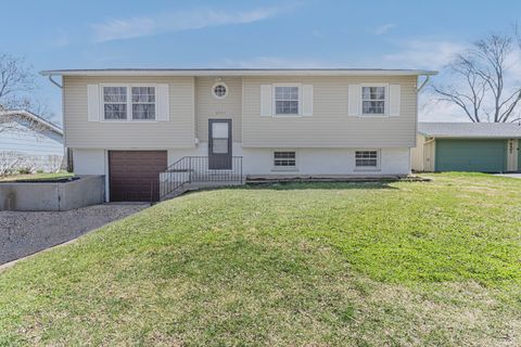 Photo of 6925 Edgebrook Lane, Hanover Park, IL 60133 (MLS # 12617819)