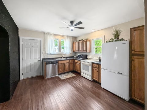 Tiny photo for 922 E Shawnee Street, Freeport, IL 61032 (MLS # 12692084)