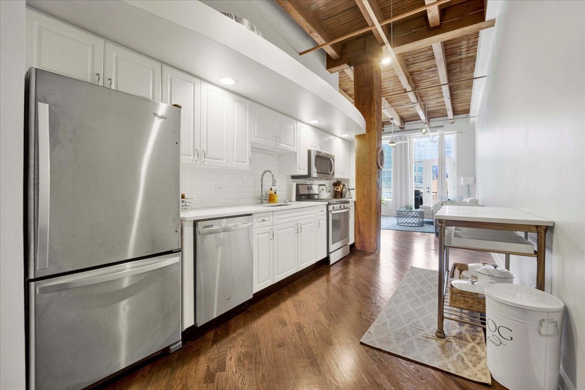 616 W Fulton Street 212