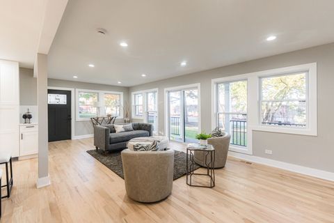 Tiny photo for 147 W North Avenue, Lombard, IL 60148 (MLS # 12545206)