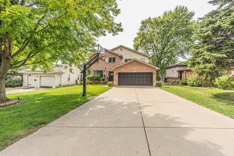 Tiny photo for 106 N Kenilworth Avenue, Mount Prospect, IL 60056 (MLS # 12715561)