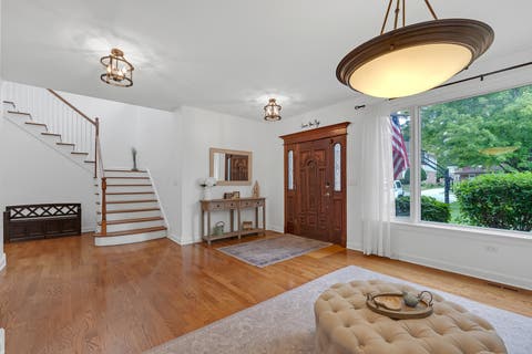 Tiny photo for 106 N Kenilworth Avenue, Mount Prospect, IL 60056 (MLS # 12715561)