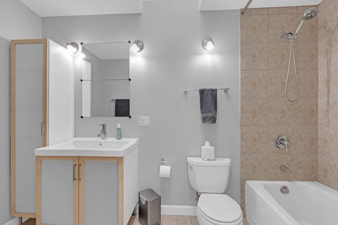 Tiny photo for 106 N Kenilworth Avenue, Mount Prospect, IL 60056 (MLS # 12715561)