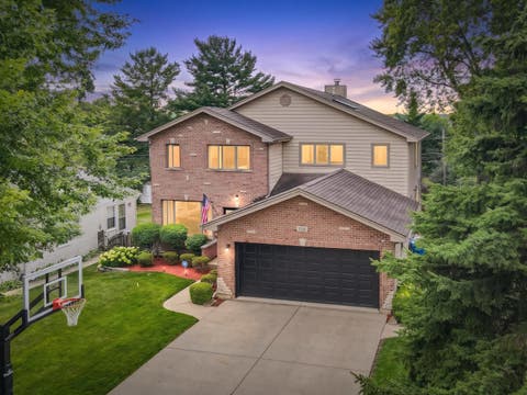 Photo of 106 N Kenilworth Avenue, Mount Prospect, IL 60056 (MLS # 12715561)