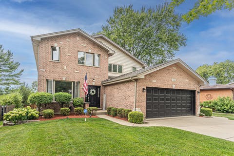 Tiny photo for 106 N Kenilworth Avenue, Mount Prospect, IL 60056 (MLS # 12715561)