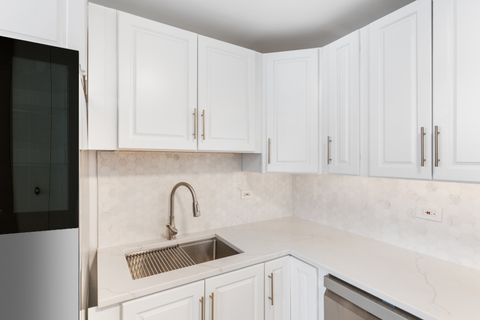 Tiny photo for 6301 N Sheridan Road #11D, Chicago, IL 60660 (MLS # 12444411)
