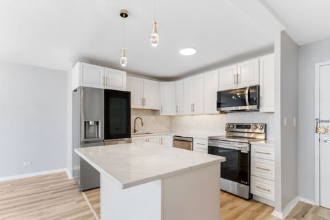 Tiny photo for 6301 N Sheridan Road #11D, Chicago, IL 60660 (MLS # 12444411)