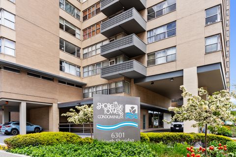 Tiny photo for 6301 N Sheridan Road #11D, Chicago, IL 60660 (MLS # 12444411)