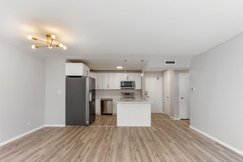 Tiny photo for 6301 N Sheridan Road #11D, Chicago, IL 60660 (MLS # 12444411)