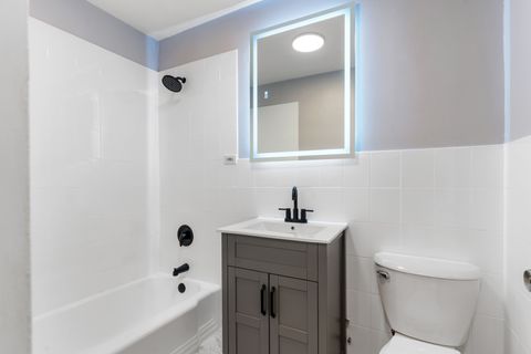 Tiny photo for 6301 N Sheridan Road #11D, Chicago, IL 60660 (MLS # 12444411)