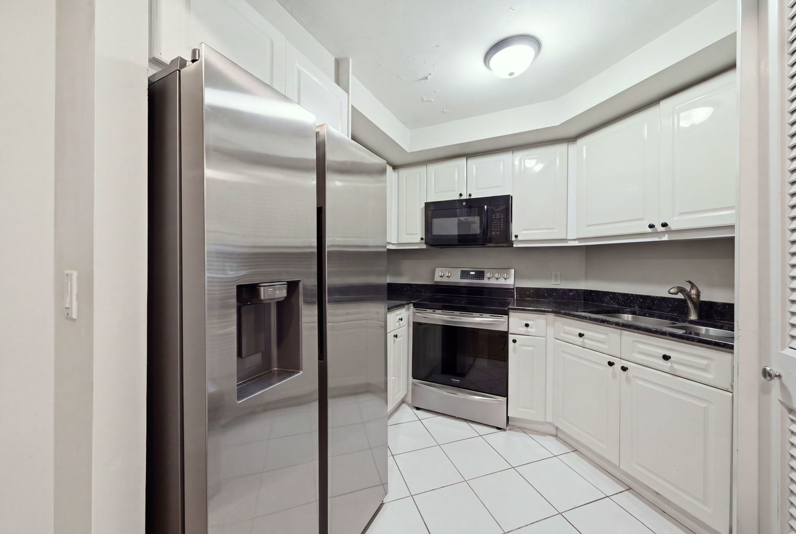 195 N Harbor Drive 3805