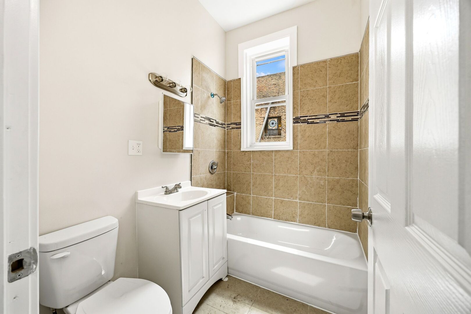 1621 S Lawndale Avenue