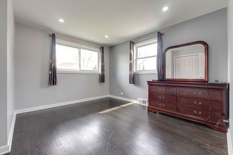 Tiny photo for 7745 N Nora Avenue, Niles, IL 60714 (MLS # 12621410)