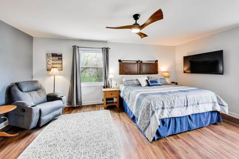 Tiny photo for 879 Saybrook Lane, Buffalo Grove, IL 60089 (MLS # 12642626)
