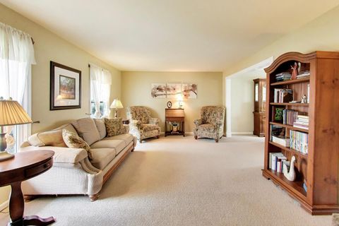 Tiny photo for 879 Saybrook Lane, Buffalo Grove, IL 60089 (MLS # 12642626)