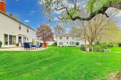 Tiny photo for 879 Saybrook Lane, Buffalo Grove, IL 60089 (MLS # 12642626)
