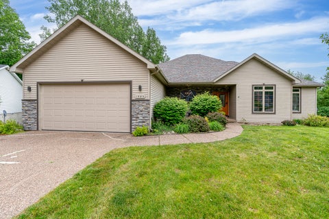 Photo of 1585 DEER WOOD Drive, Bettendorf, IA 52722 (MLS # 12645604)