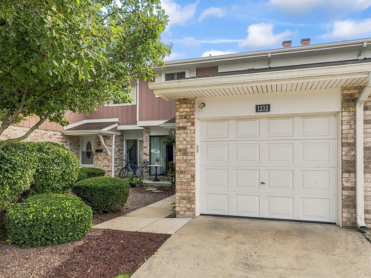 1232 Reading Court