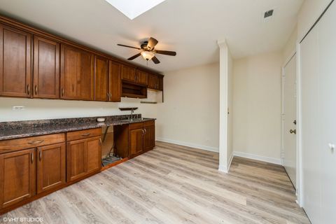Tiny photo for 400 Mccarthy Road #421, Lemont, IL 60439 (MLS # 12337191)