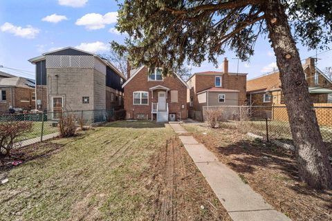 Tiny photo for 10235 S Rhodes Avenue, Chicago, IL 60628 (MLS # 12592560)