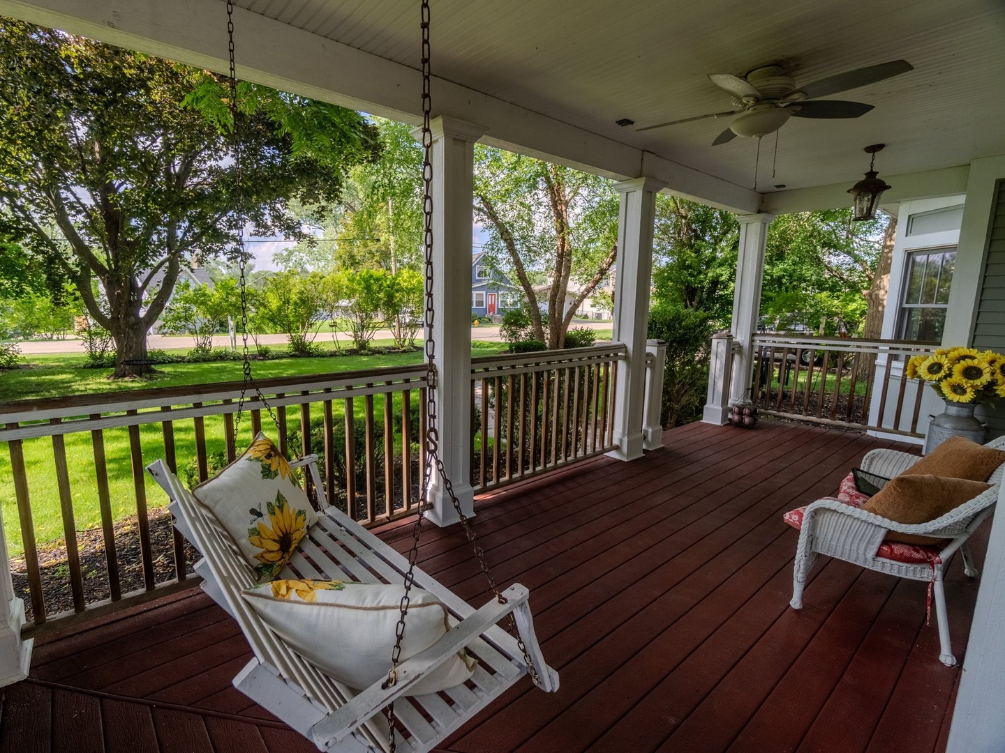 215 N River Road