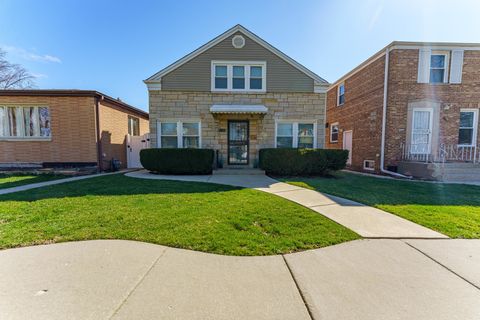 Photo of 745 Manchester Avenue, Westchester, IL 60154 (MLS # 12610486)