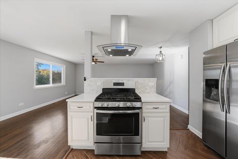 Tiny photo for 1081 Hunter Street, Lombard, IL 60148 (MLS # 12513567)