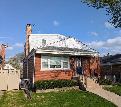 Photo of 5739 S Mayfield Avenue, Chicago, IL 60638 (MLS # 12628380)