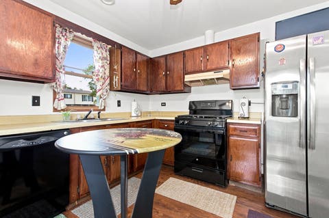 Tiny photo for 914 Menlo Court, Joliet, IL 60431 (MLS # 12729226)