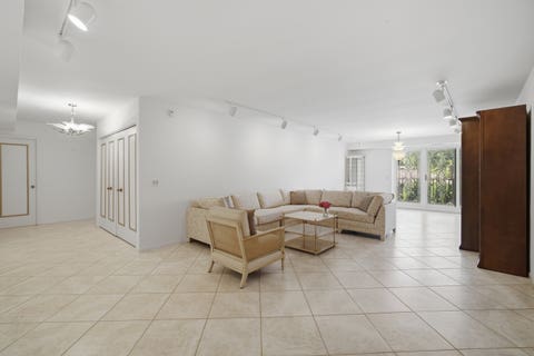 Tiny photo for 1534 Mcdaniels Avenue #3E, Highland Park, IL 60035 (MLS # 12697929)