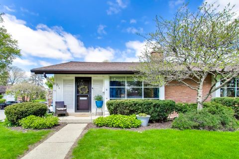 Tiny photo for 276 Crestwood Village, Northfield, IL 60093 (MLS # 12620484)