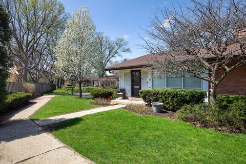 Tiny photo for 276 Crestwood Village, Northfield, IL 60093 (MLS # 12620484)