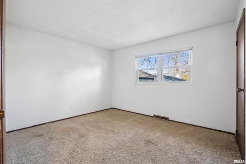 Tiny photo for 3524 W GARFIELD Street, Davenport, IA 52804 (MLS # QC4269371)