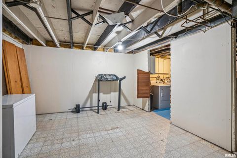 Tiny photo for 3524 W GARFIELD Street, Davenport, IA 52804 (MLS # QC4269371)