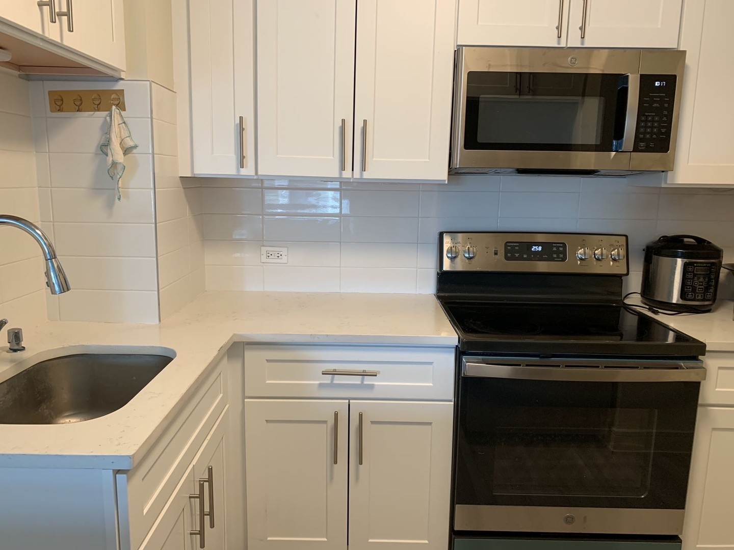 3600 N LAKE SHORE Drive 1723