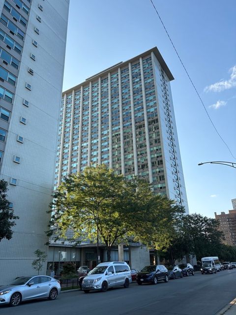 3600 N LAKE SHORE Drive 1723 Chicago IL 60613