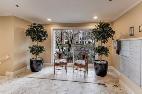 Tiny photo for 140 Franklin Place E #207, Lake Forest, IL 60045 (MLS # 12518485)