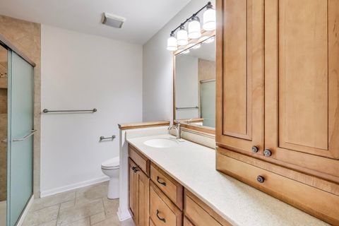 Tiny photo for 140 Franklin Place E #207, Lake Forest, IL 60045 (MLS # 12518485)