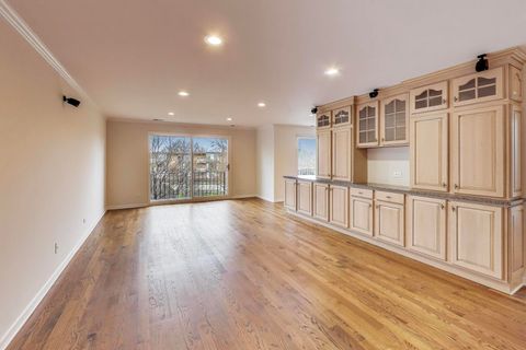 Tiny photo for 140 Franklin Place E #207, Lake Forest, IL 60045 (MLS # 12518485)