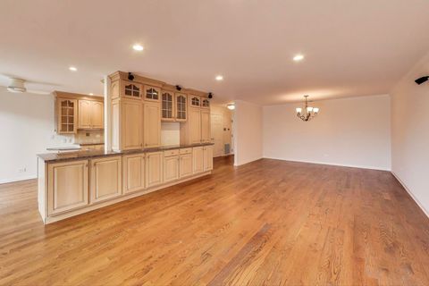 Tiny photo for 140 Franklin Place E #207, Lake Forest, IL 60045 (MLS # 12518485)