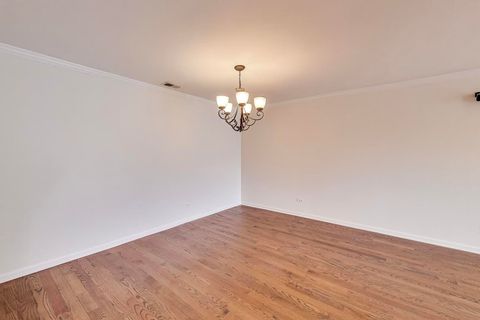 Tiny photo for 140 Franklin Place E #207, Lake Forest, IL 60045 (MLS # 12518485)
