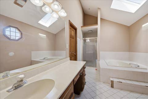 Tiny photo for 13 Saddlewood Court, Sugar Grove, IL 60554 (MLS # 12678130)