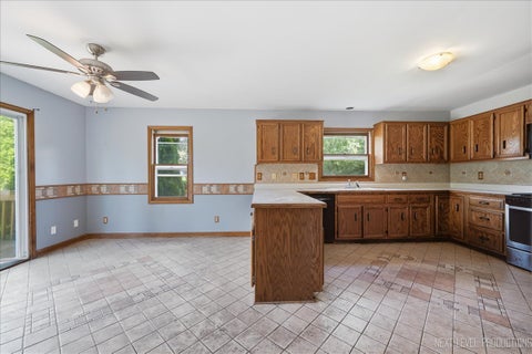 Tiny photo for 13 Saddlewood Court, Sugar Grove, IL 60554 (MLS # 12678130)